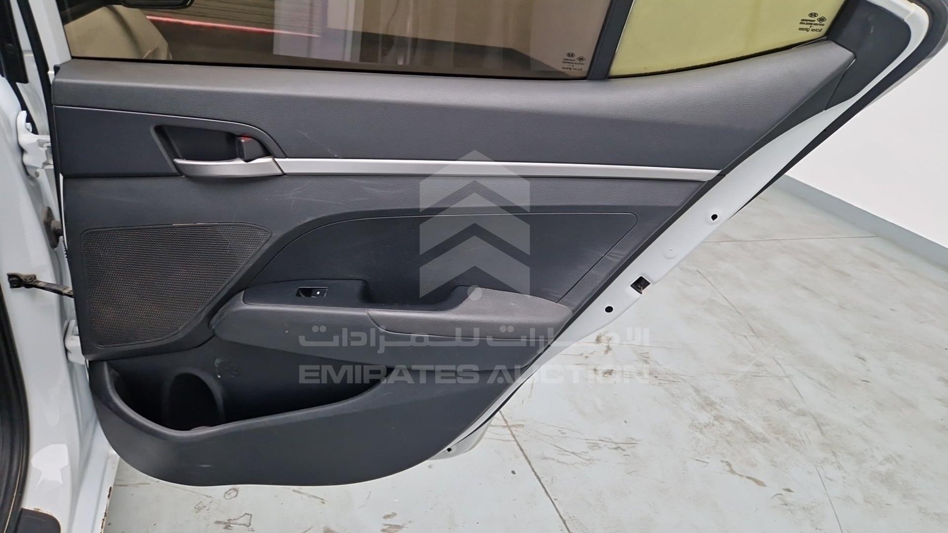 2019 HYUNDAI ELANTRA VIN: 5NPD74LFXKH421749