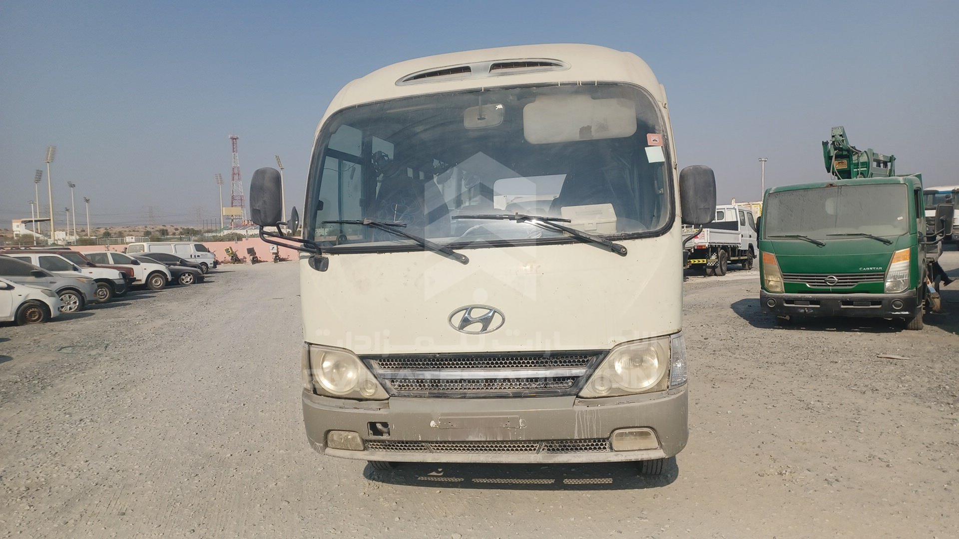 2011 HYUNDAI COUNTY VIN: KMJHG17C1BC050826
