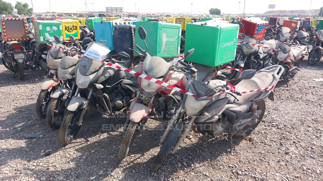 5 Motorbikes — Front Left Angle — Photo 6