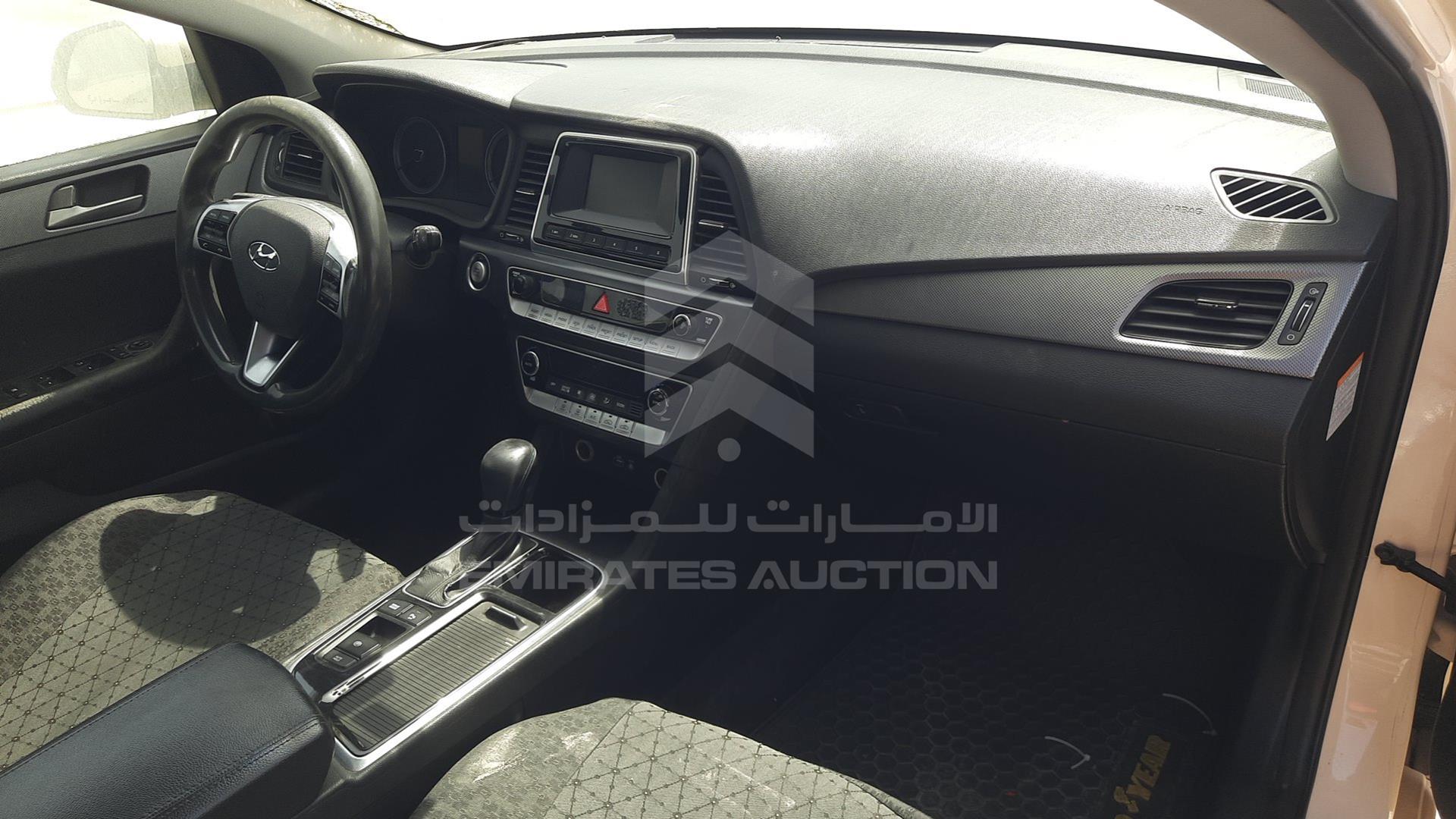 2019 HYUNDAI SONATA VIN: KMHE24139KA092931