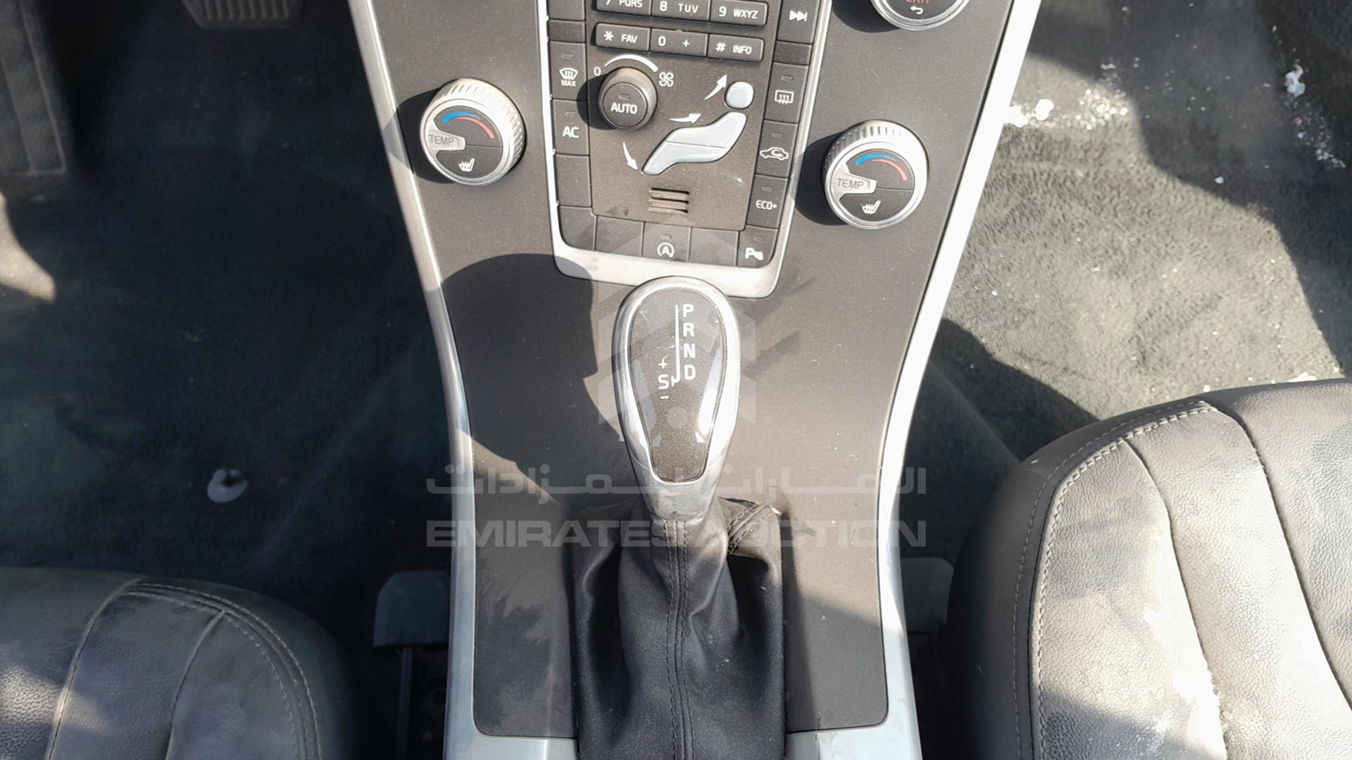 0 VOLVO XC 60 VIN: YV140CDZ6F2742194