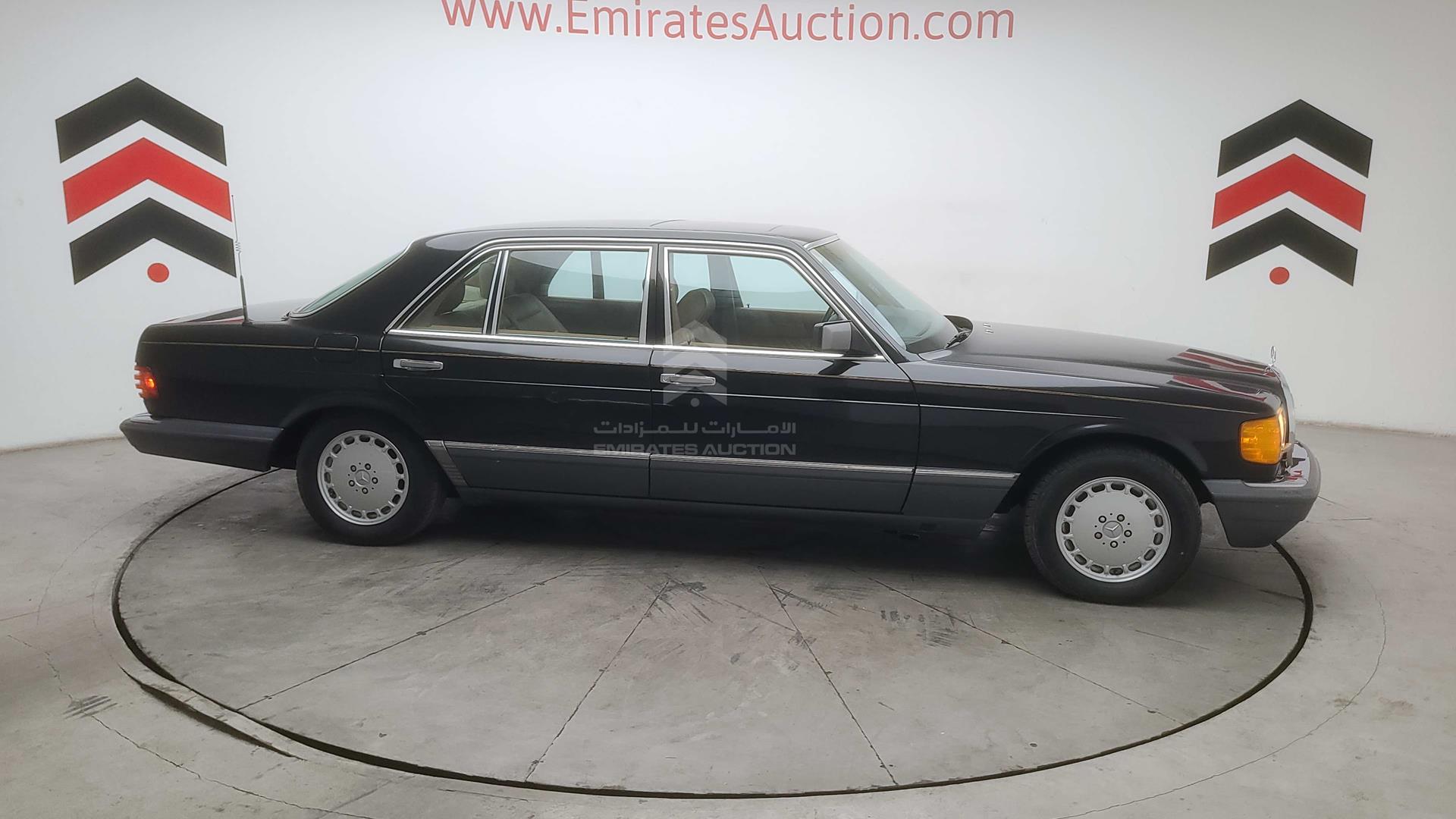 1990 MERCEDES SEL 560 VIN: WDBCA39E2LA503245