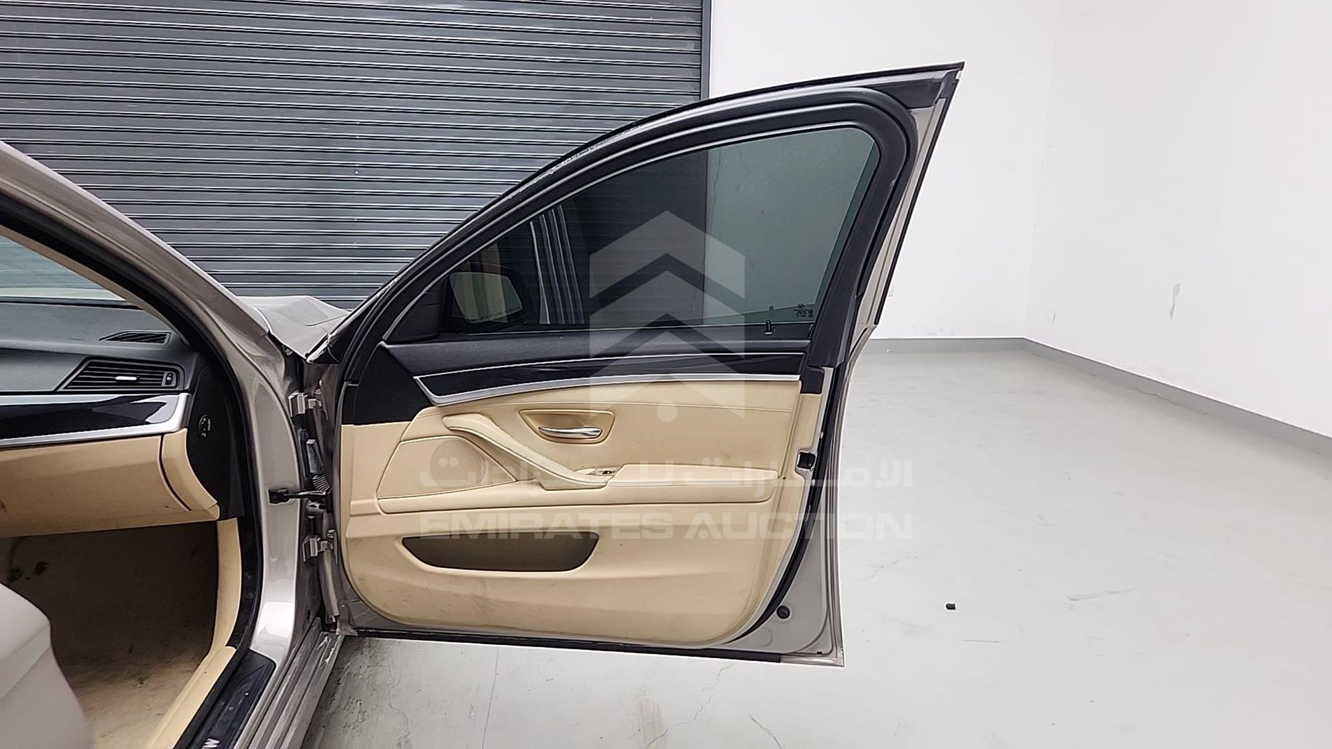 2013 BMW 528 VIN: WBAXG3107DDW40101