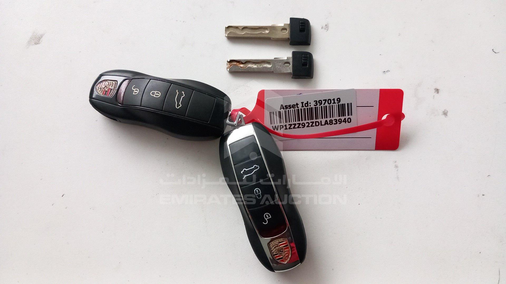 2013 PORSCHE CAYENNE VIN: WP1ZZZ92ZDLA83940