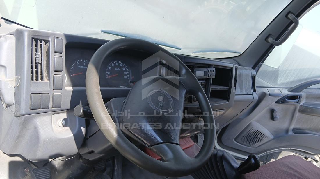 2014 Isuzu NMR — Full Dashboard View — Photo 15