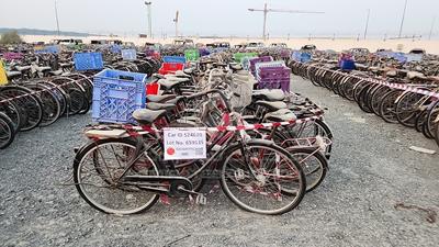  100 Bicycles