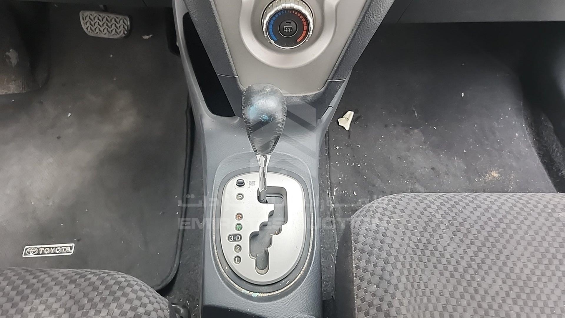 2008 TOYOTA YARIS VIN: JTDBW923081084457