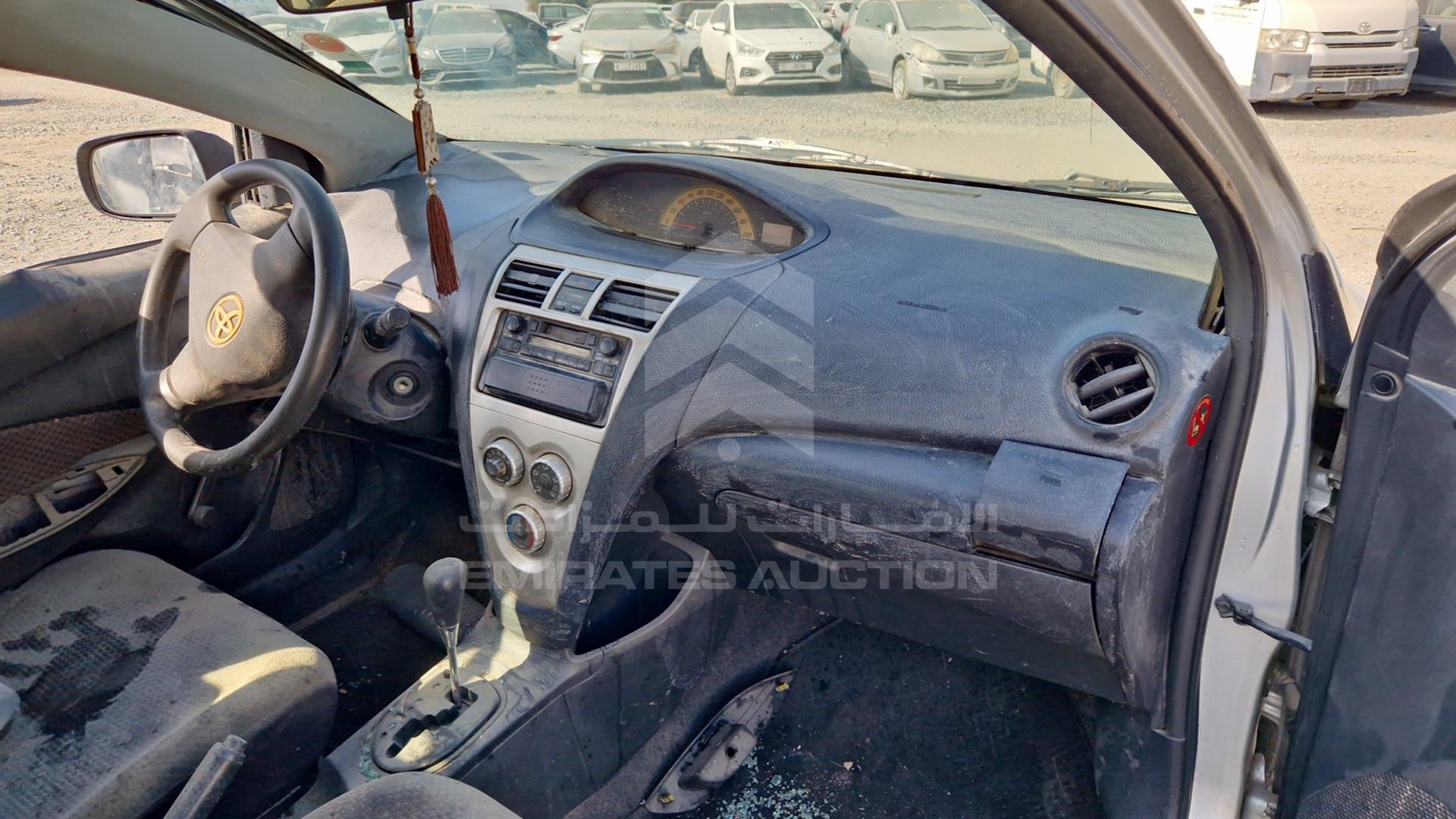 2007 TOYOTA YARIS VIN: JTDBW923471062749