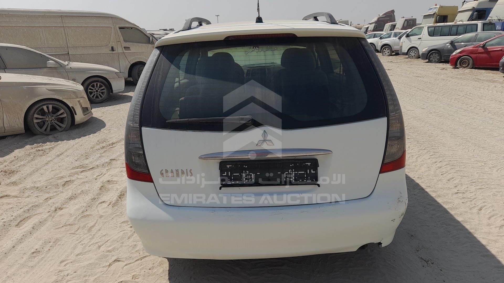 2005 MITSUBISHI GRANDIS VIN: JMYLRNA4W5Z703521