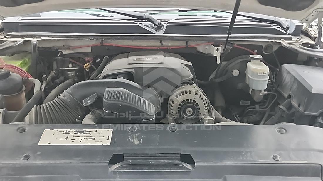 2008 Chevrolet Tahoe — Engine Bay — Photo 28