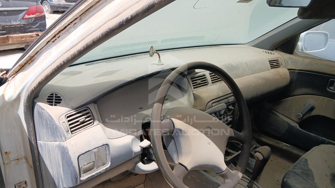 نيسان صني 2000 — زاوية واجهة السائق الأمامية اليسرى — صورة 11