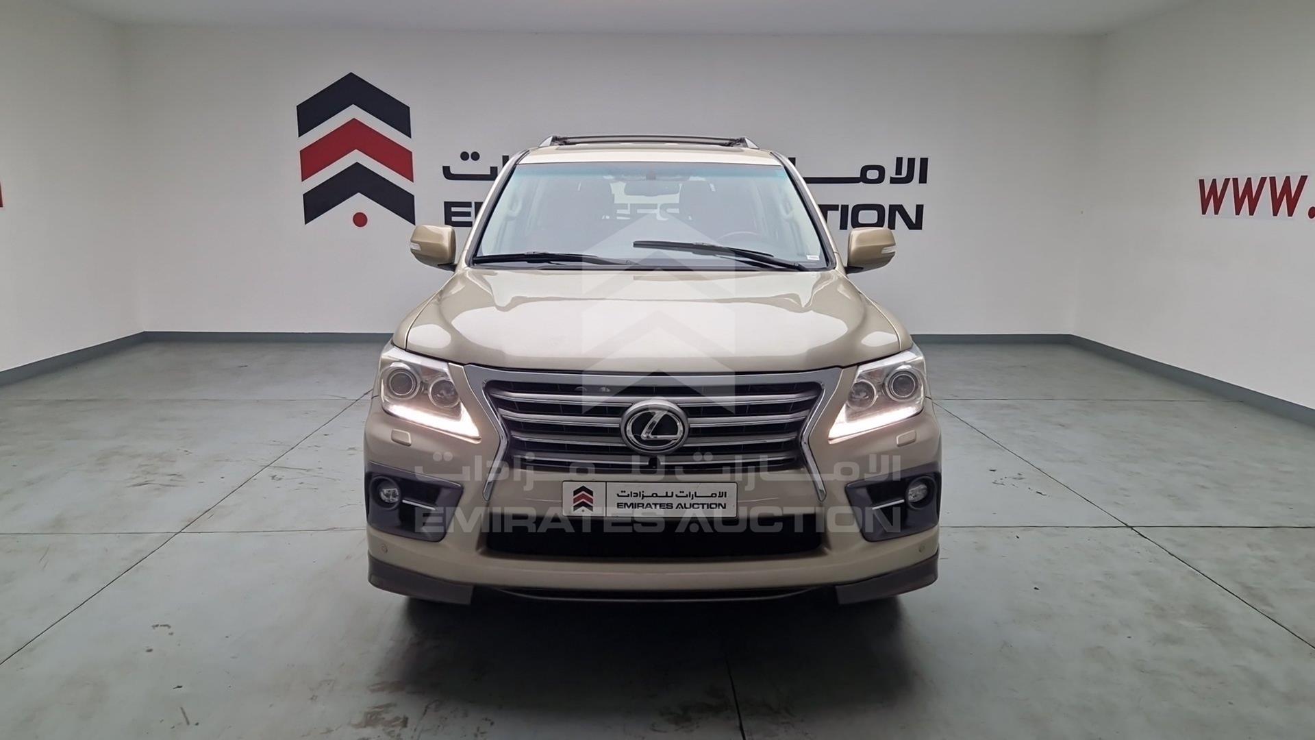 2014 LEXUS LX 570 VIN: JTJHY00W2E4145215