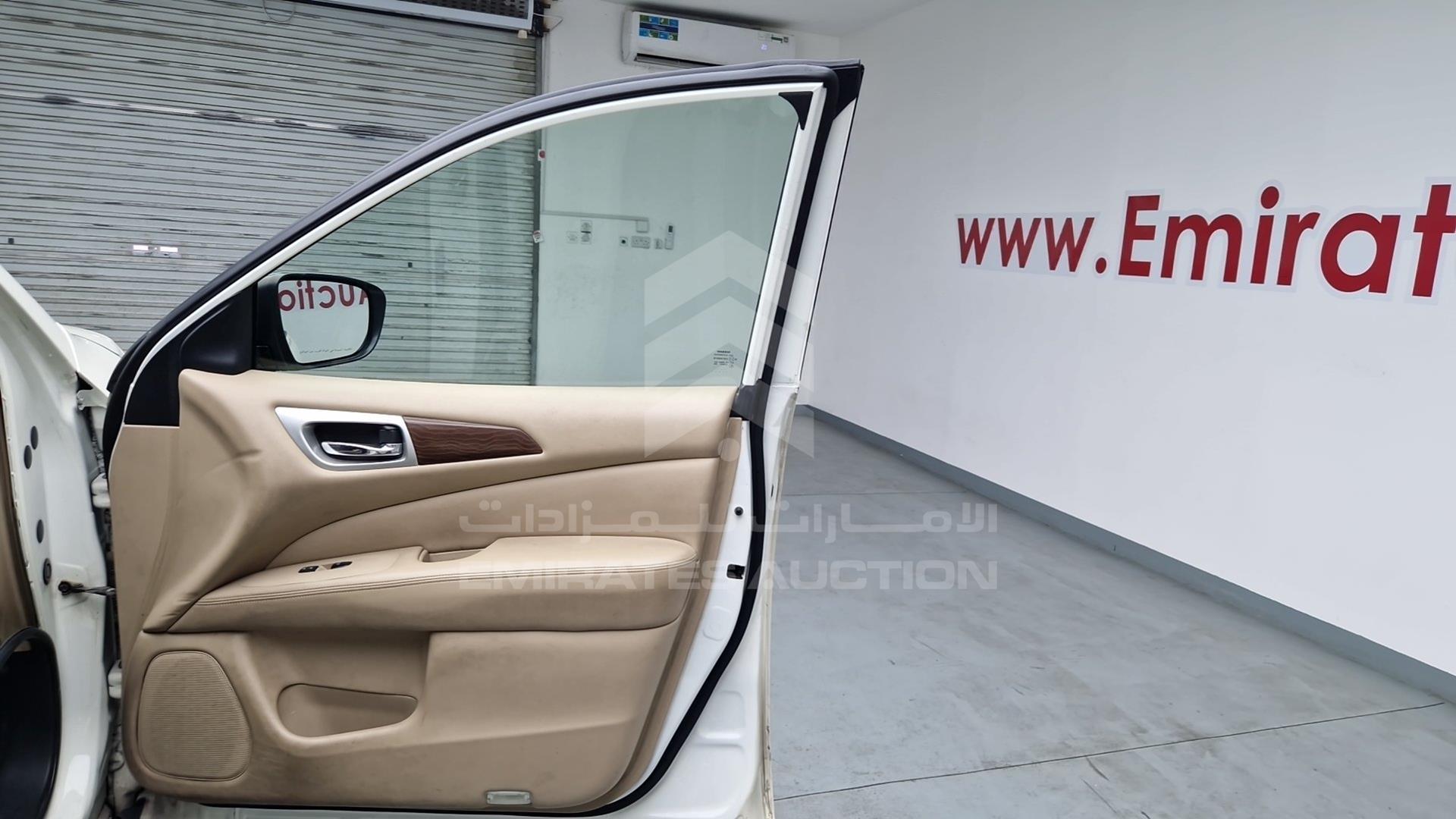 2019 NISSAN PATHFINDER VIN: 5N1CR2M81KC579060