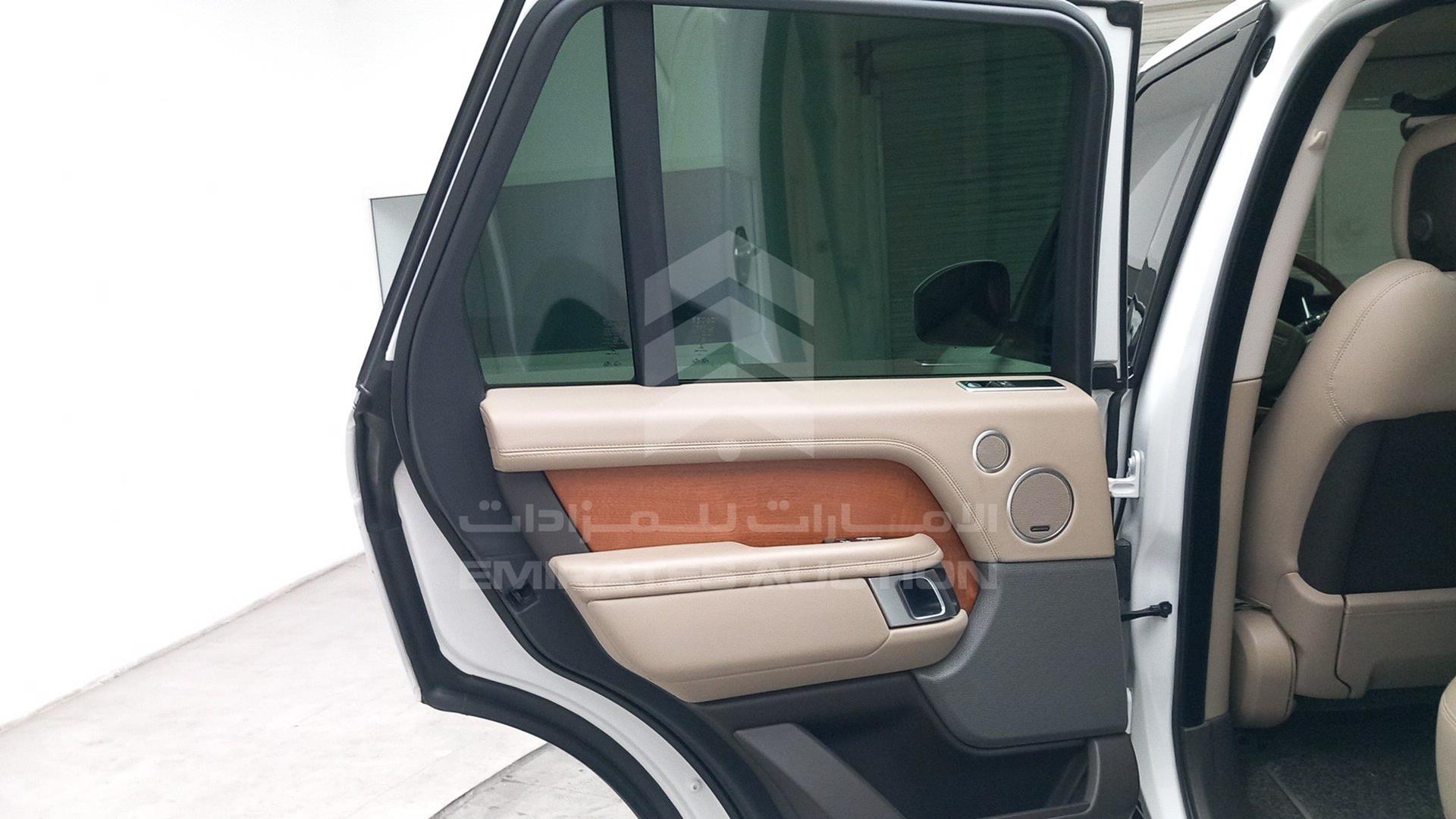 2018 RANGE ROVER HSE VIN: SALGA2BV9JA389502
