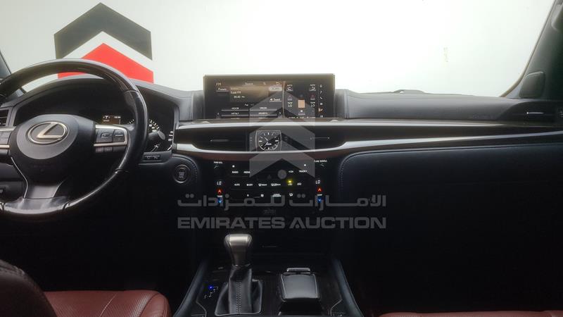 JTJHY00W1L4326058 Auction: EmiratesAuction Lot: 409451 JTJHY00W1L4326058 Lexus LX 570 2020 WHITE Photo 30