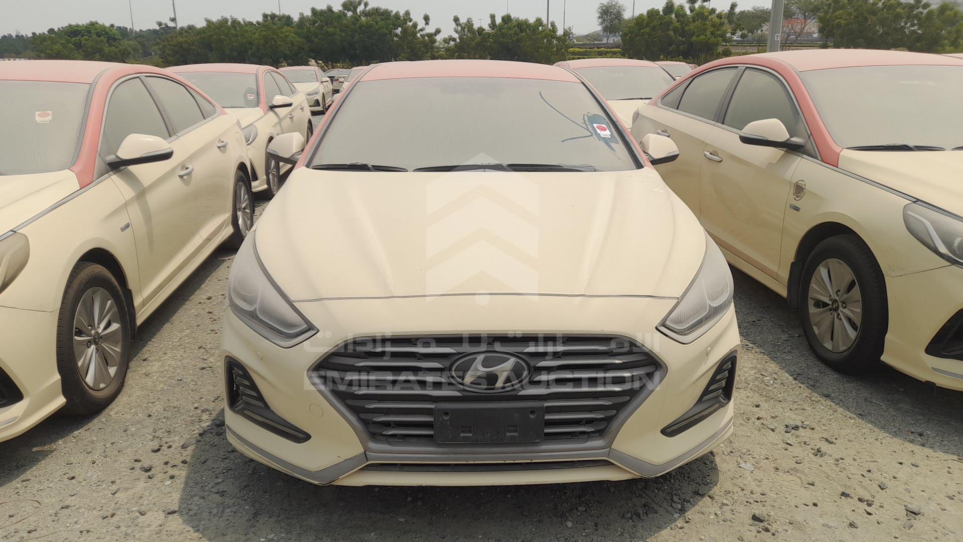 2018 HYUNDAI SONATA VIN: KMHE24132JA082126