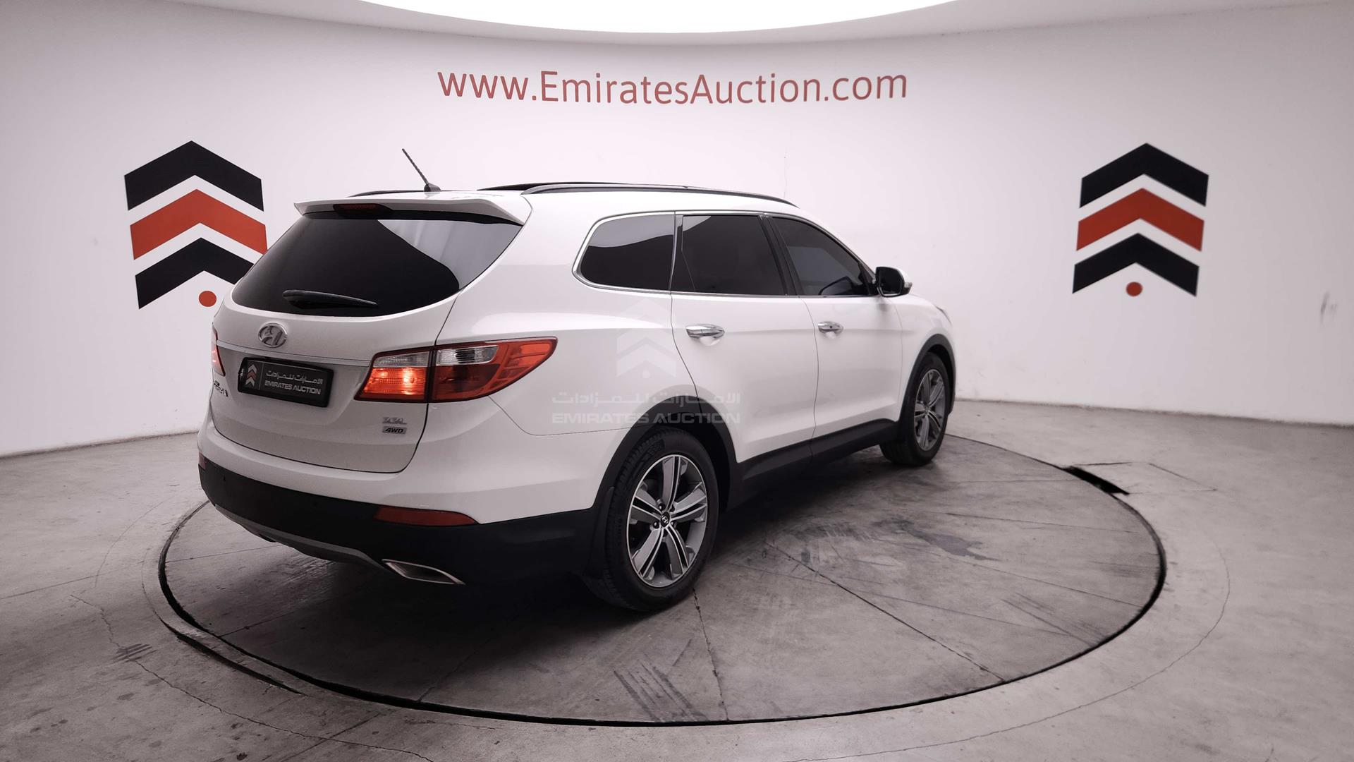 2016 HYUNDAI SANTA FE VIN: KMHSN81EXGU114119