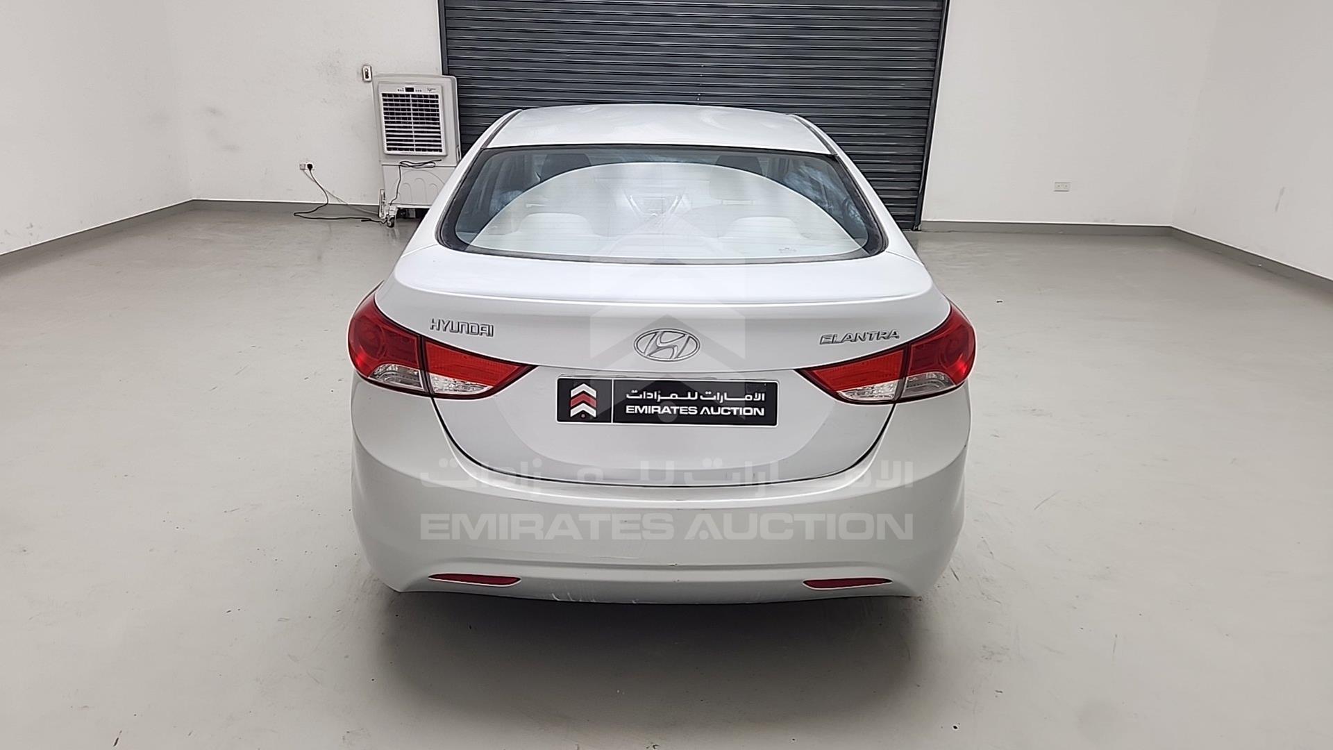 2014 HYUNDAI ELANTRA VIN: KMHDG41C5EU823807