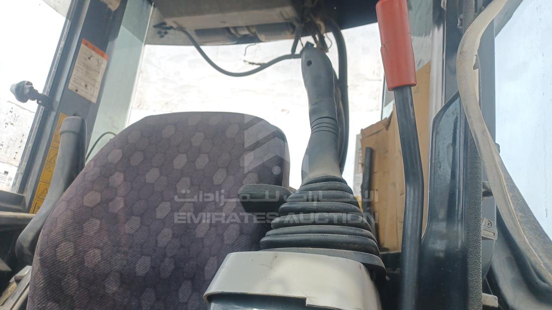 كوماتسو 2020 — التحكمات في عجلة القيادة — صورة 13