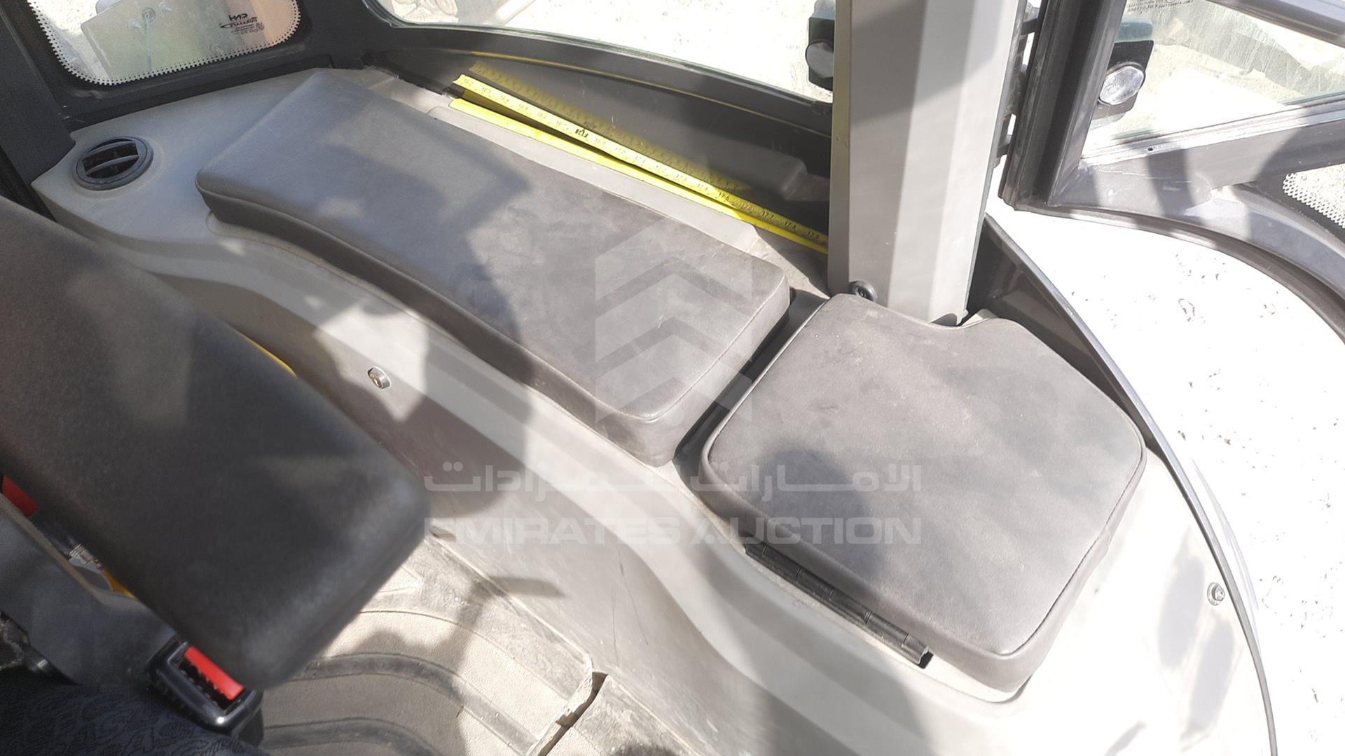 2024 CASE 570V VIN: NKJ0570VPPKH36605