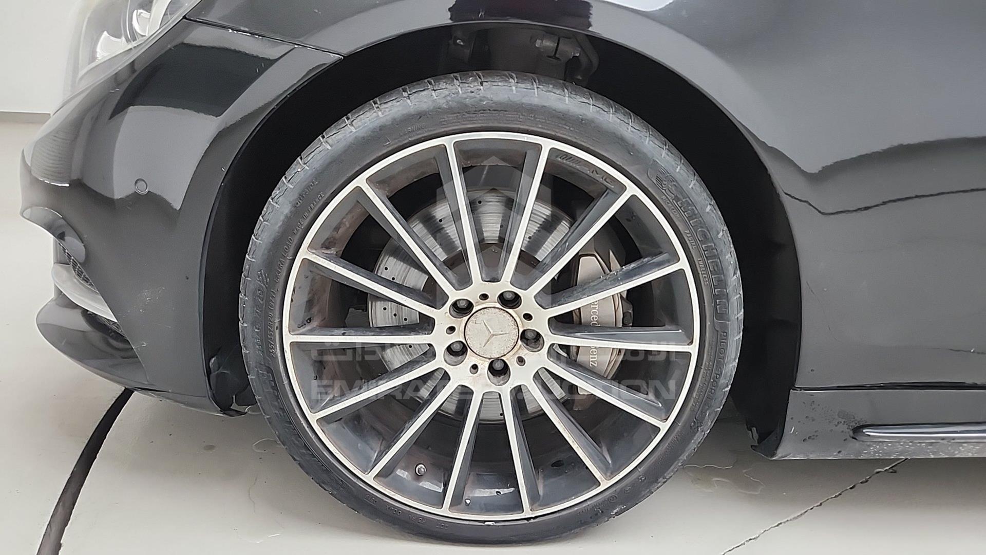 2015 MERCEDES S 550 VIN: WDDUG8CBXFA089710