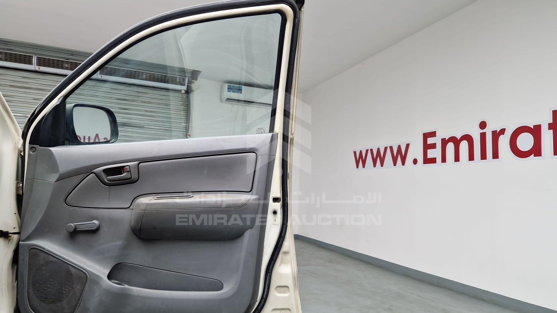 2007 TOYOTA HILUX VIN: MR0EW12G772009704