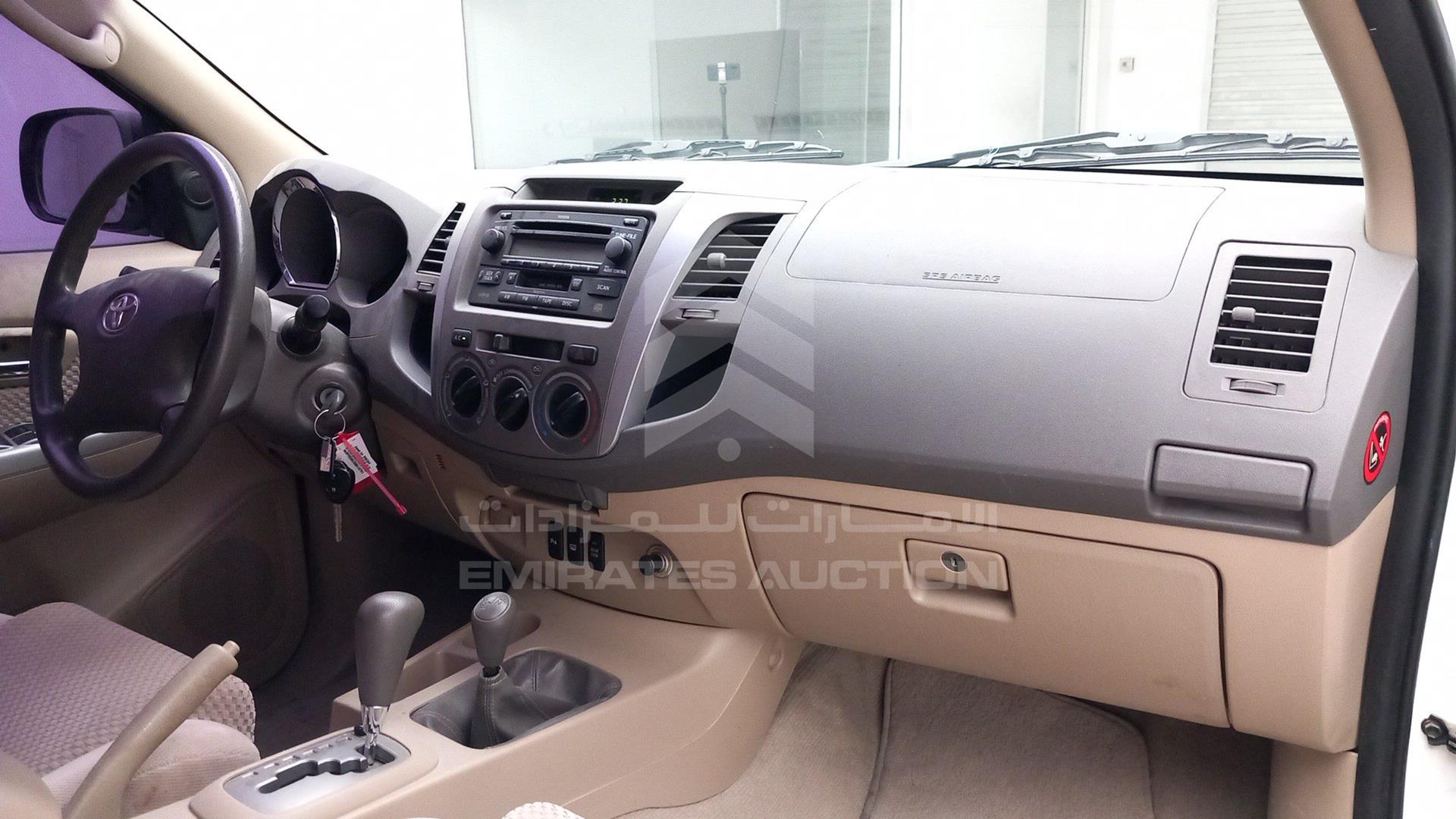 2011 TOYOTA FORTUNER VIN: MHFYX59G2B8018701