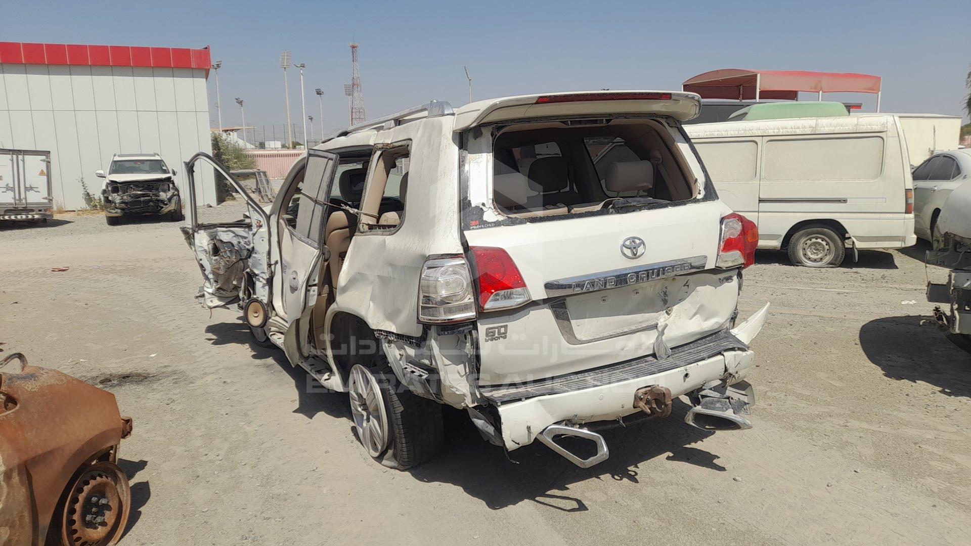 2015 TOYOTA LAND CRUISER VIN: JTMHU09J3F5102245