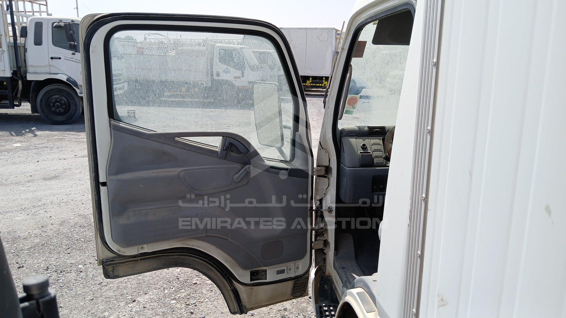 2014 MITSUBISHI CANTER VIN: JL6B6E6P4EK013975