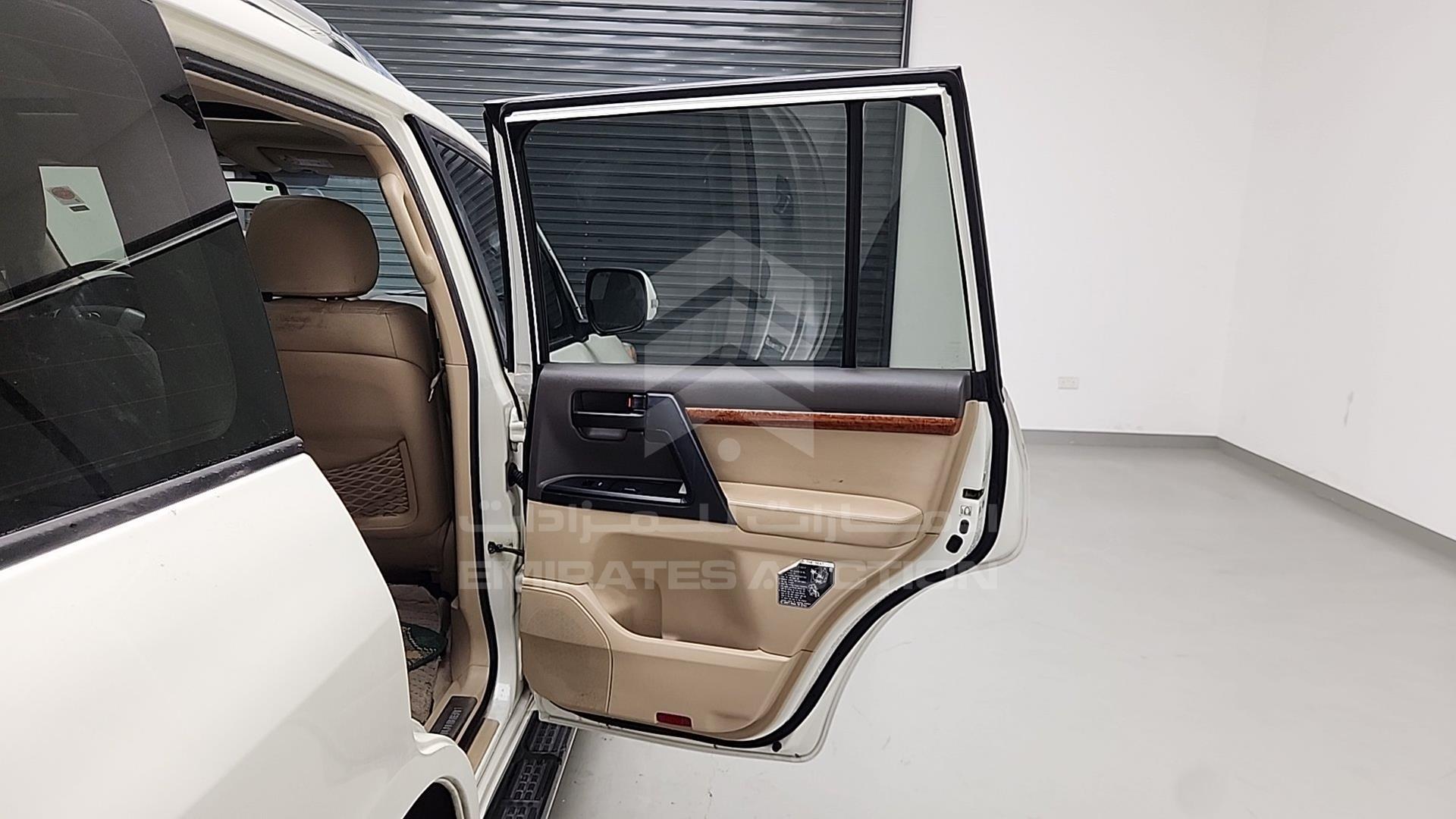 2014 TOYOTA LAND CRUISER VIN: JTMHX09J3E5044322