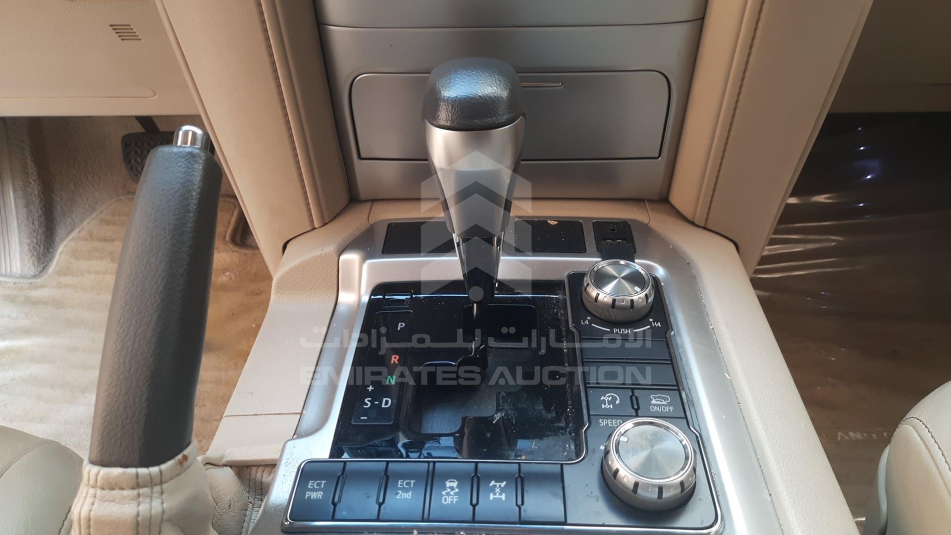 2018 TOYOTA LAND CRUISER VIN: JTMHU01J1J5143686