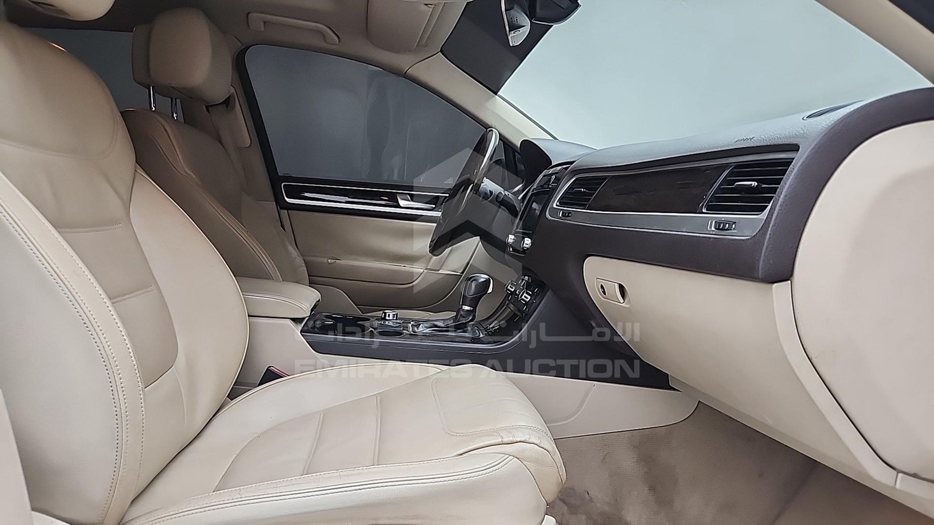 2012 VOLKSWAGEN TOUAREG VIN: WVGBC27P0CD000121