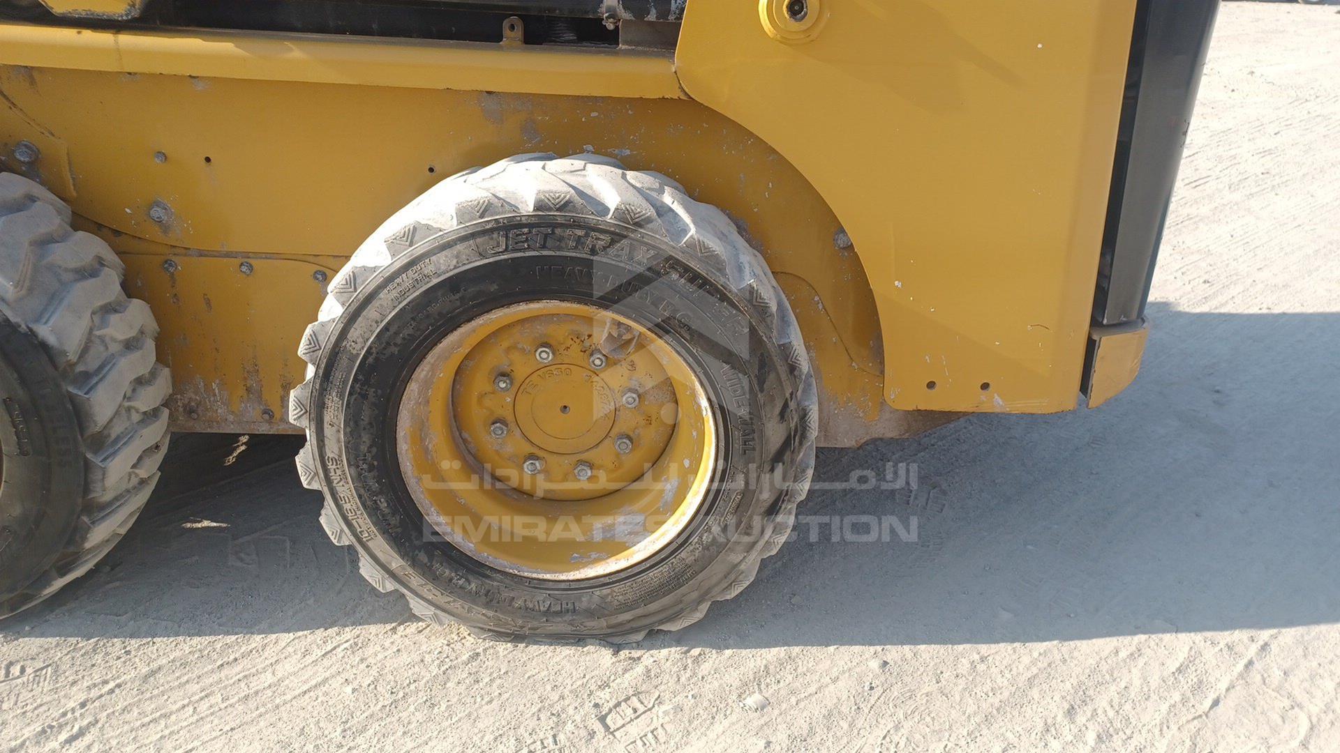 2021 CATERPILLAR 216B3 VIN: CAT0216BHPWM00133