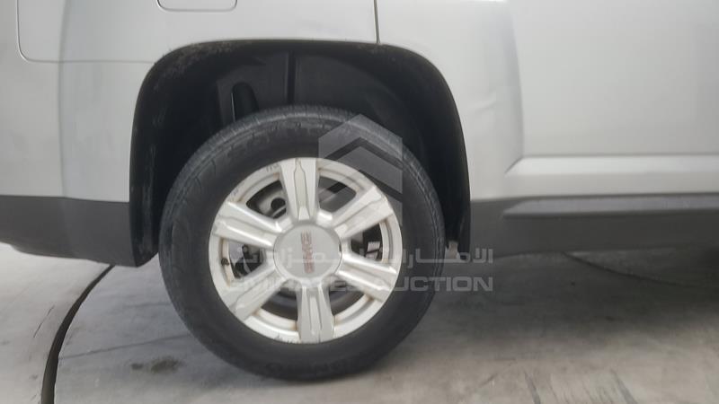 2GKAL8EKXF6303229 Auction: EmiratesAuction Lot: 412016 2GKAL8EKXF6303229 GMC Terrain 2015 SILVER Photo 41