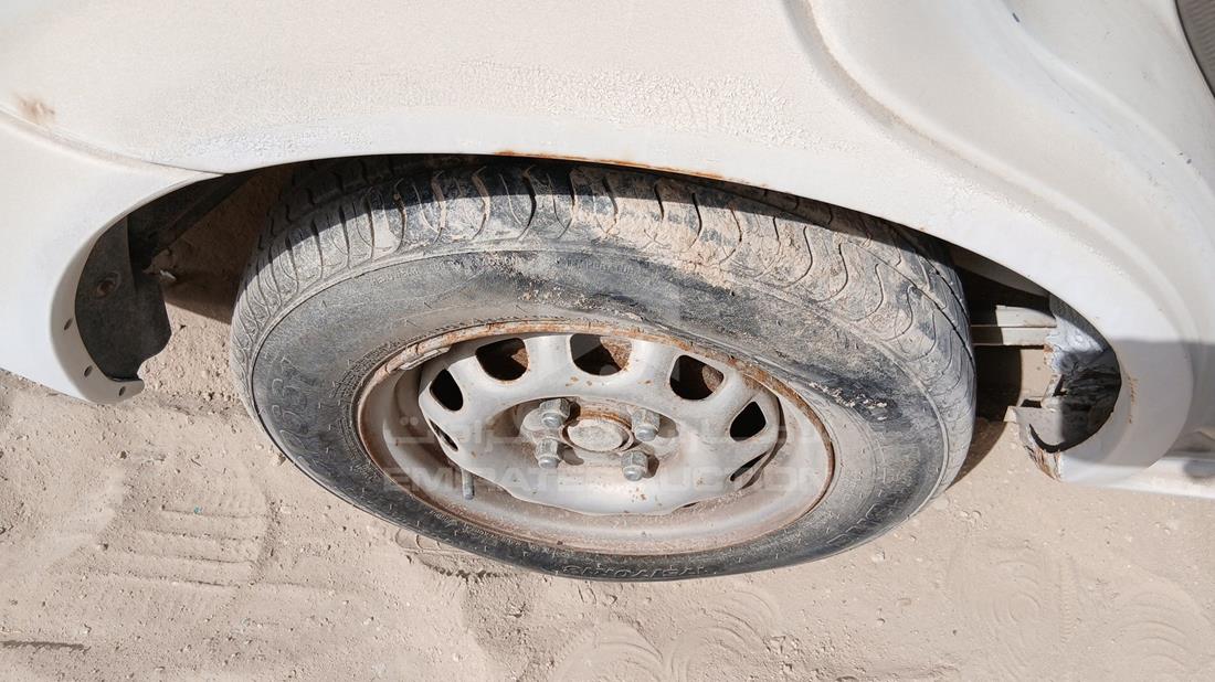 مازدا 323 2003 — الباب الخلفي الأيمن — صورة 26