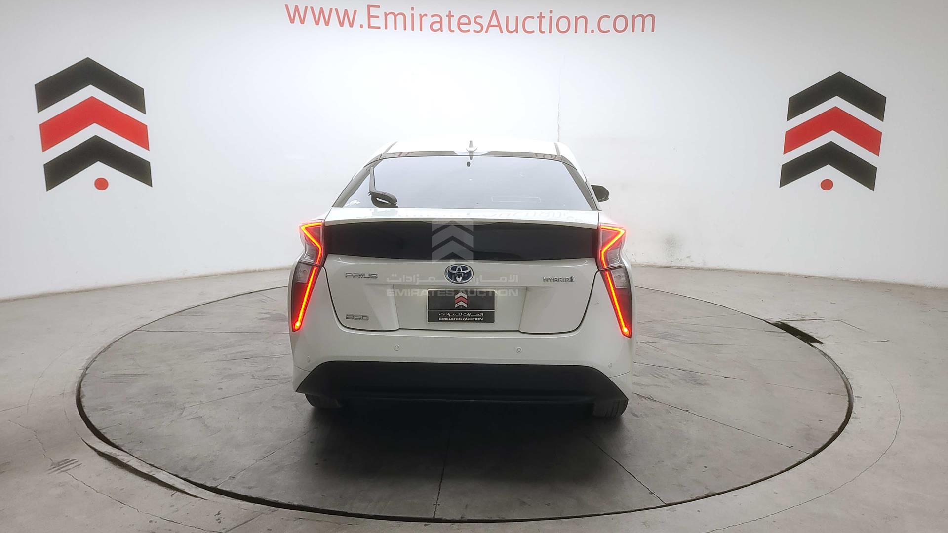 2018 TOYOTA PRIUS VIN: JTDKB3FU3J3589687