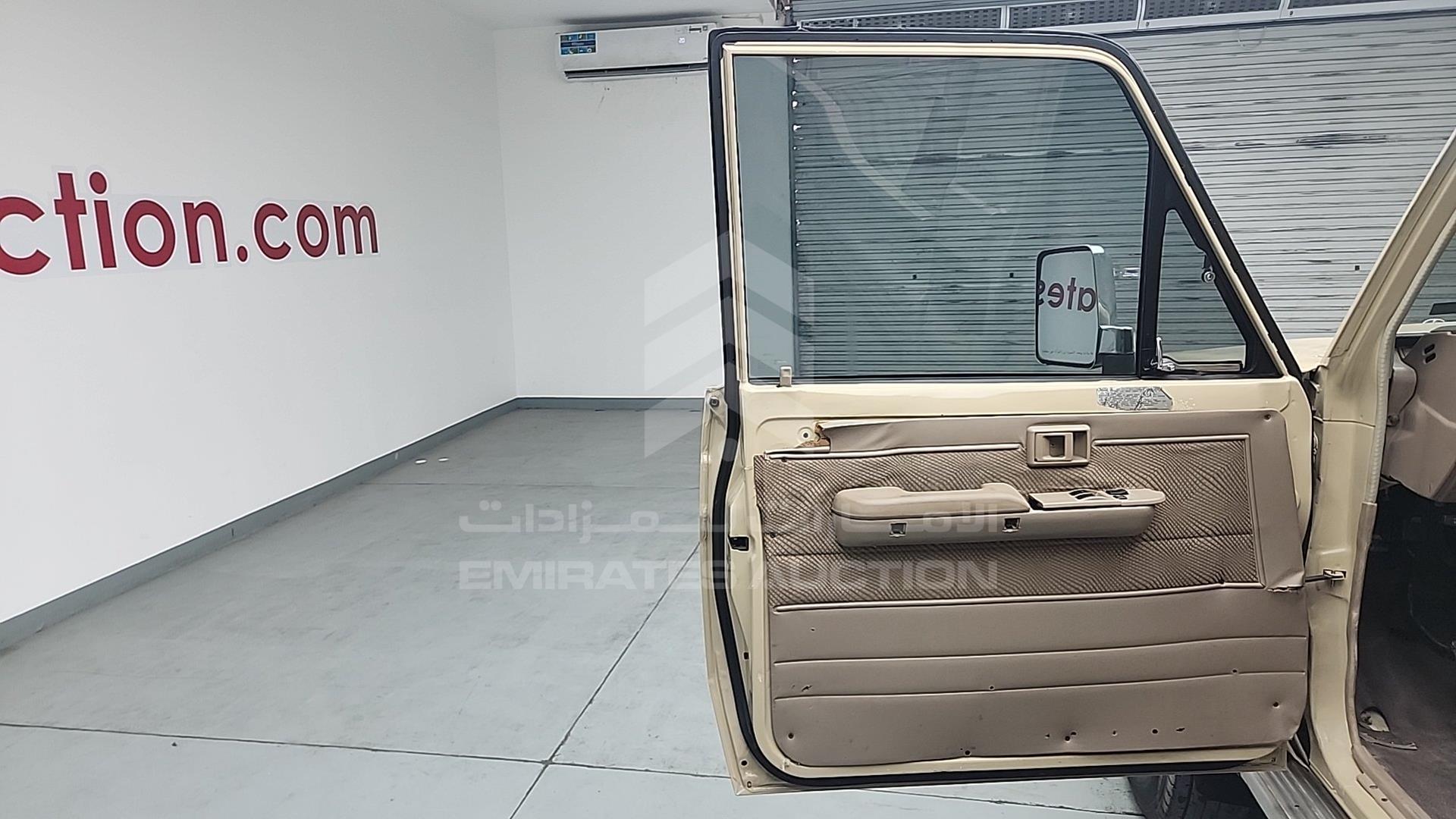 2009 TOYOTA LAND CRUISER VIN: JTFLJ73J196052911