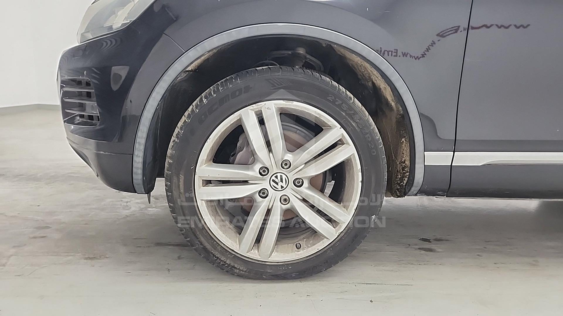2013 VOLKSWAGEN TOUAREG VIN: WVGBC2BP9DD010820