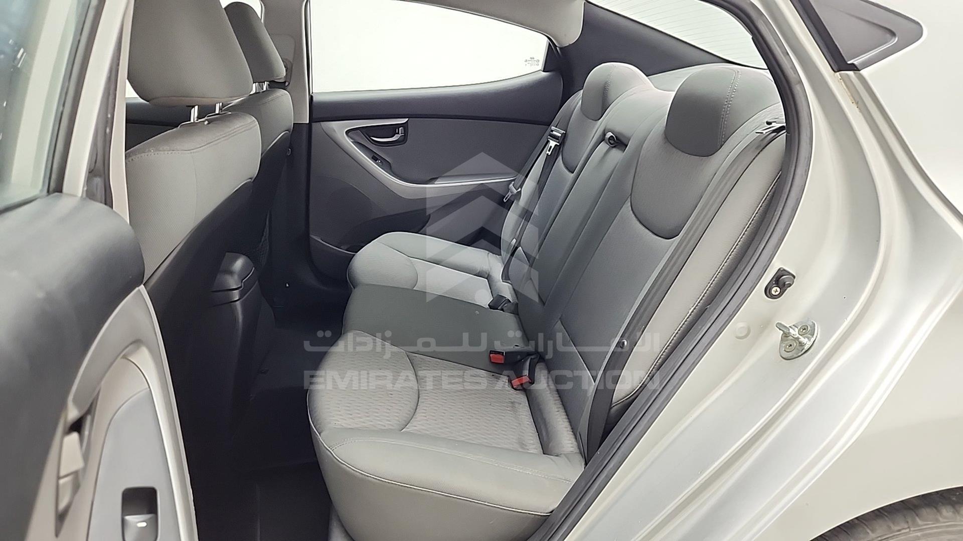 2014 HYUNDAI ELANTRA VIN: KMHDG41C5EU823807