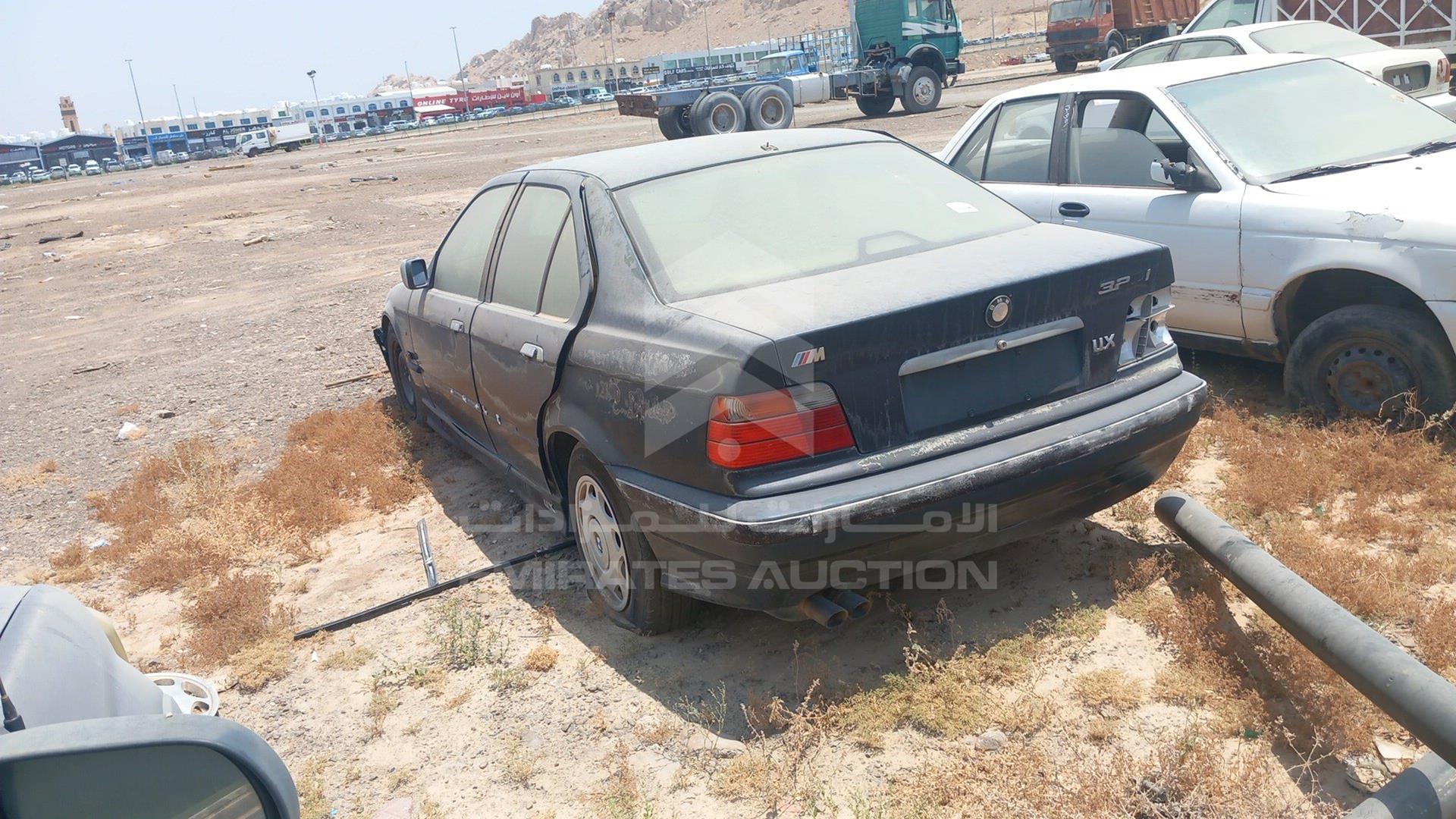 0 BMW --- VIN: WBACD4323TAV37155