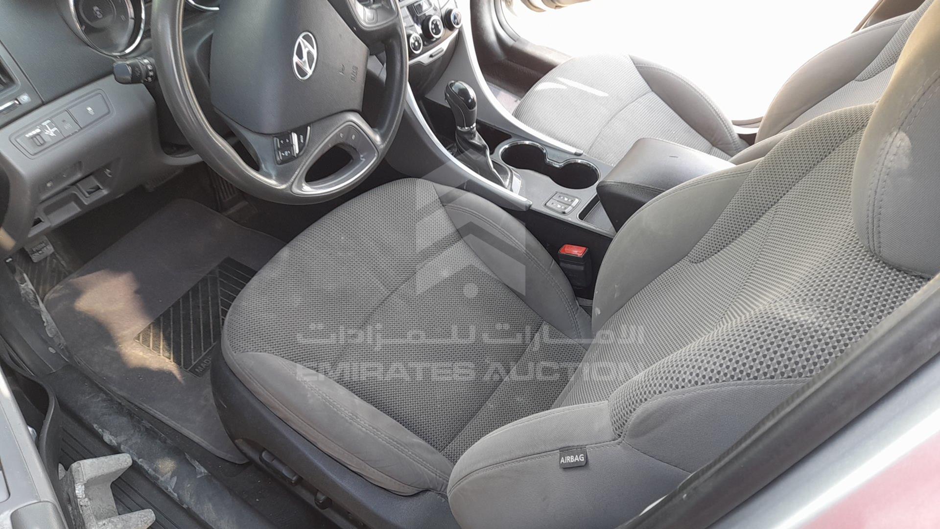 2014 HYUNDAI SONATA VIN: 5NPEB4AC4EH819250