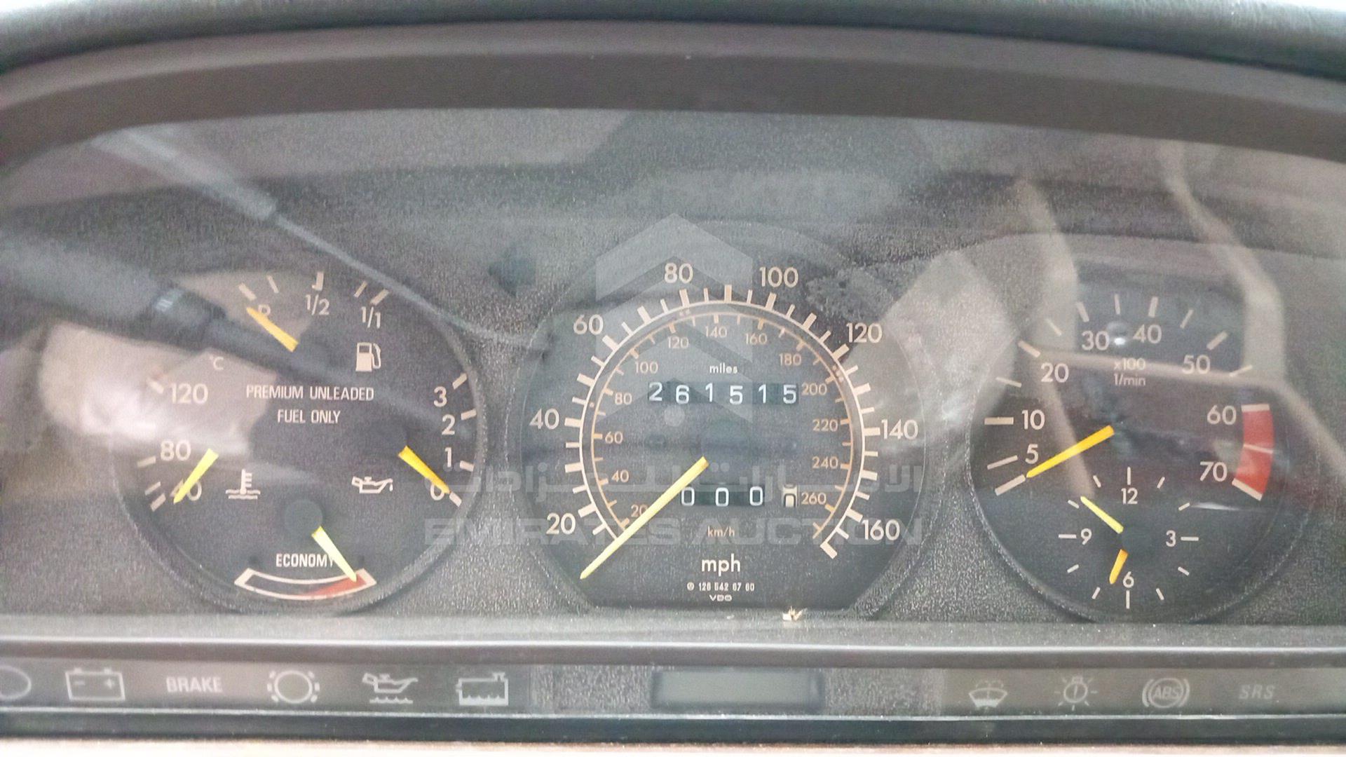 1990 MERCEDES SEL 560 VIN: WDBCA39E5LA531735