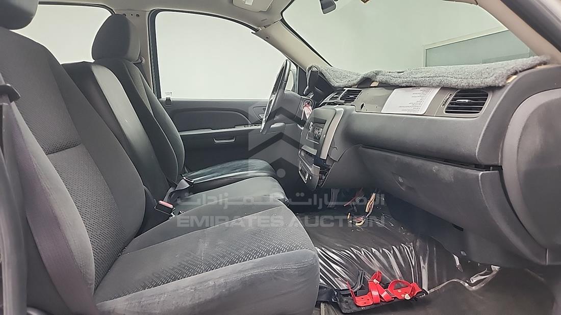 2008 Chevrolet Tahoe — Front Right Passenger Seat View — Photo 24