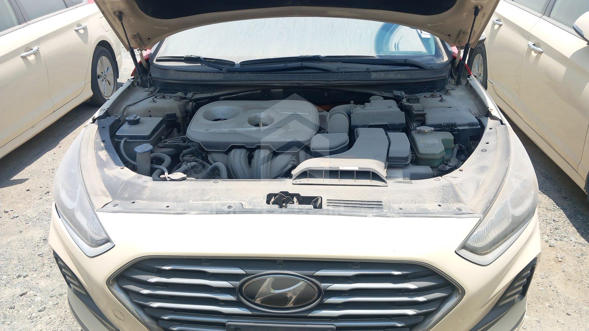 2018 HYUNDAI SONATA VIN: KMHE24138JA082115