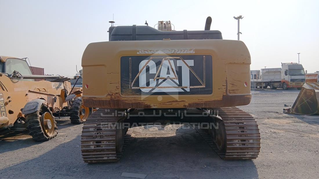 2016 Caterpillar 330D — Rear View — Photo 8
