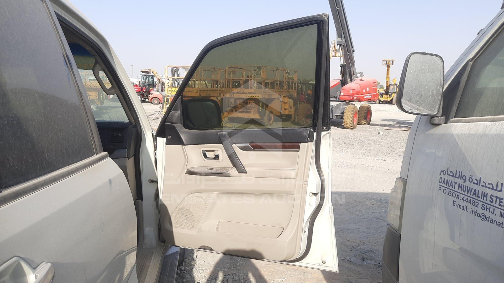 2013 MITSUBISHI PAJERO VIN: JMYLRV95WDJ704832