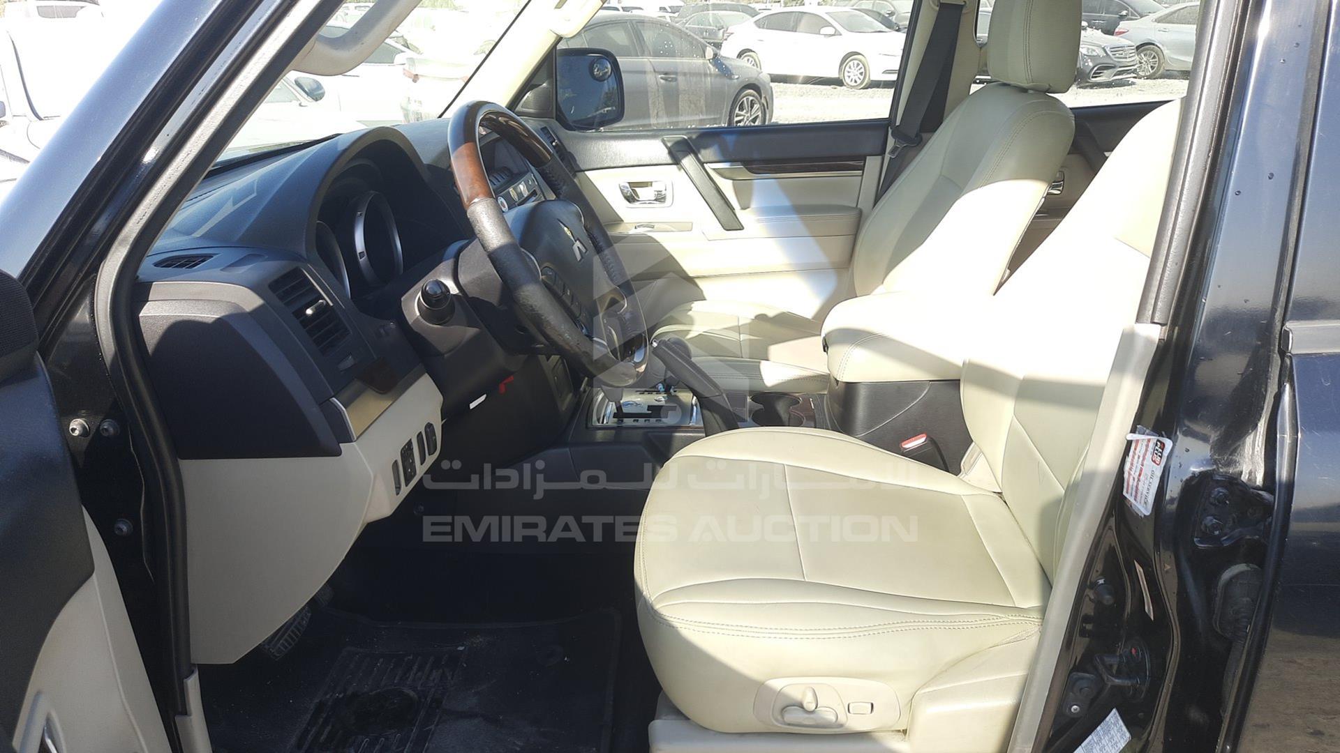 2011 MITSUBISHI PAJERO VIN: JMYLRV95WBJ707286