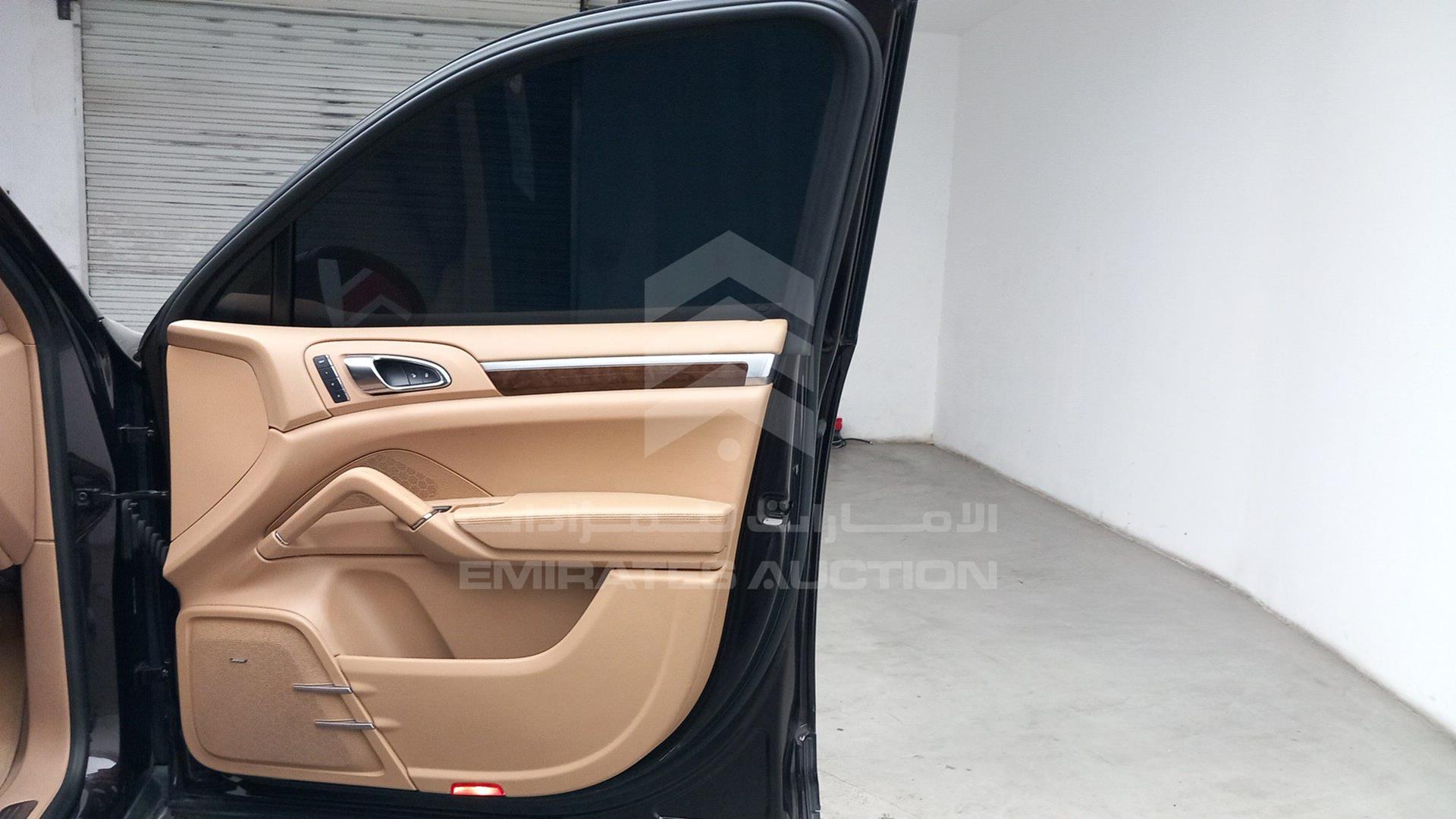 2014 PORSCHE CAYENNE VIN: WP1ZZZ92ZELA56182