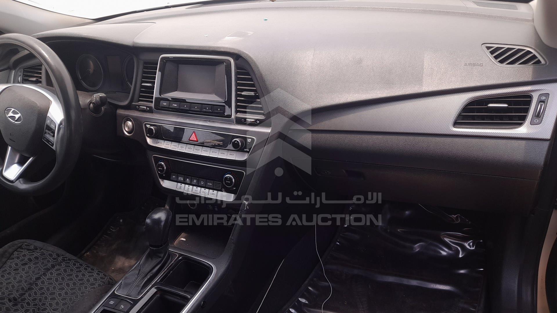 2018 HYUNDAI SONATA VIN: KMHE24139JA082043