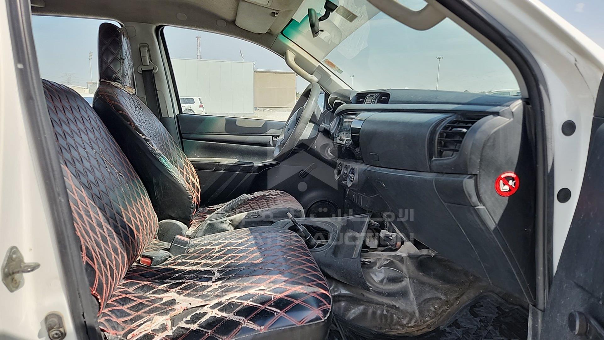 2019 TOYOTA HILUX VIN: MR0DX9CD2K2636430